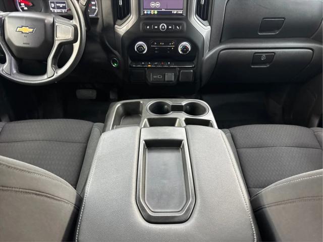 2022 Chevrolet Silverado 1500 4WD Crew Cab Short Bed Custom