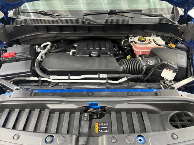 2022 Chevrolet Silverado 1500 4WD Crew Cab Short Bed Custom