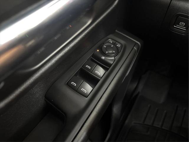 2022 Chevrolet Silverado 1500 4WD Crew Cab Short Bed Custom