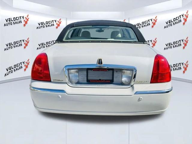 2004 Lincoln Town Car Ultimate