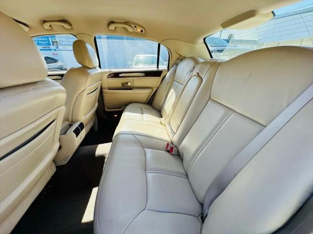 2004 Lincoln Town Car Ultimate