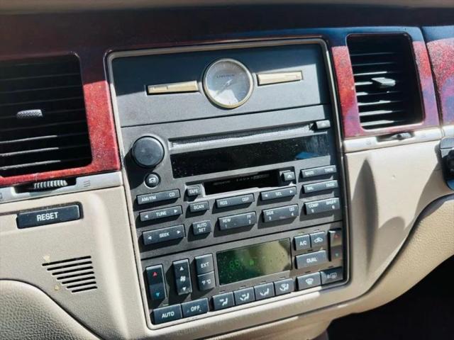 2004 Lincoln Town Car Ultimate