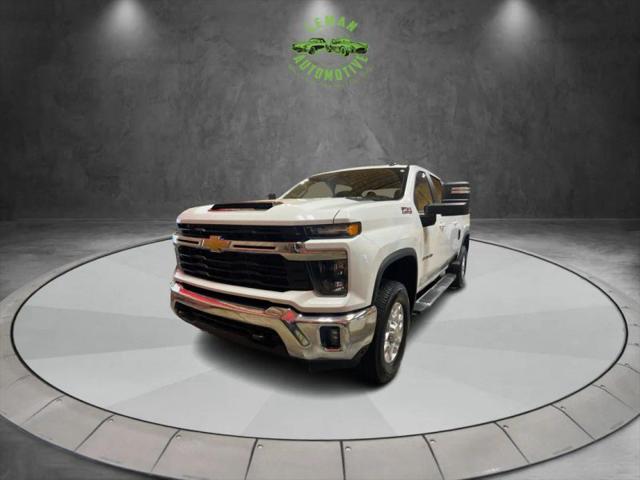 2025 Chevrolet Silverado 2500HD 4WD Crew Cab Standard Bed LT