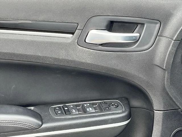 2023 Chrysler 300 Touring L AWD