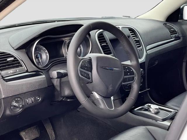 2023 Chrysler 300 Touring L AWD