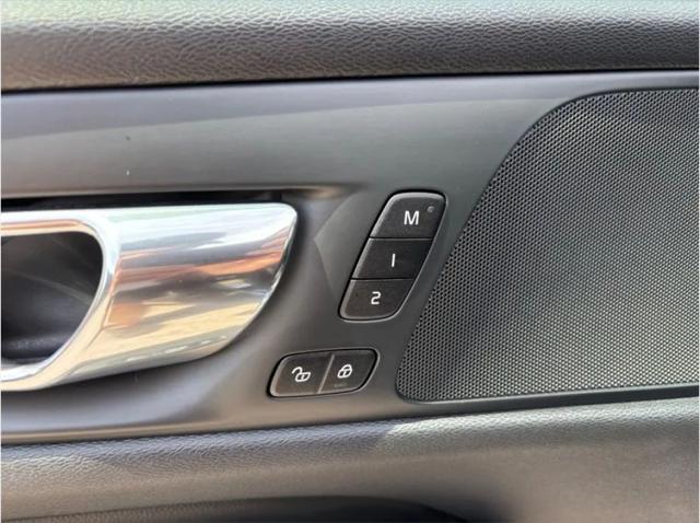 2019 Volvo S60 T6 Momentum