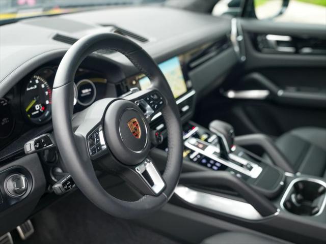 2023 Porsche Cayenne E-Hybrid Turbo S