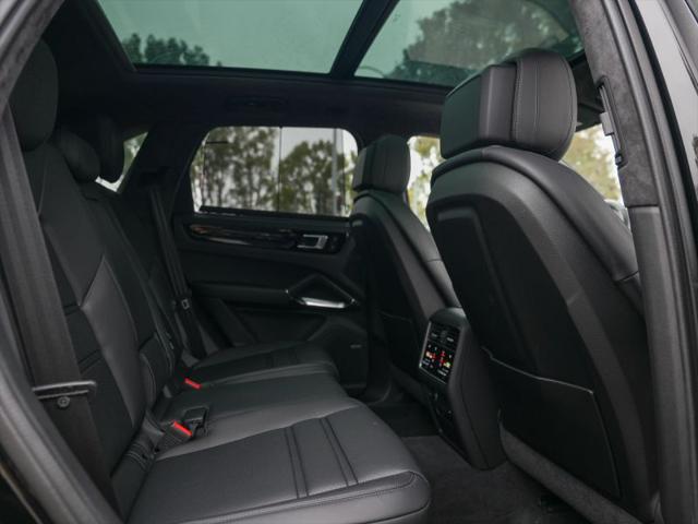 2023 Porsche Cayenne E-Hybrid Turbo S