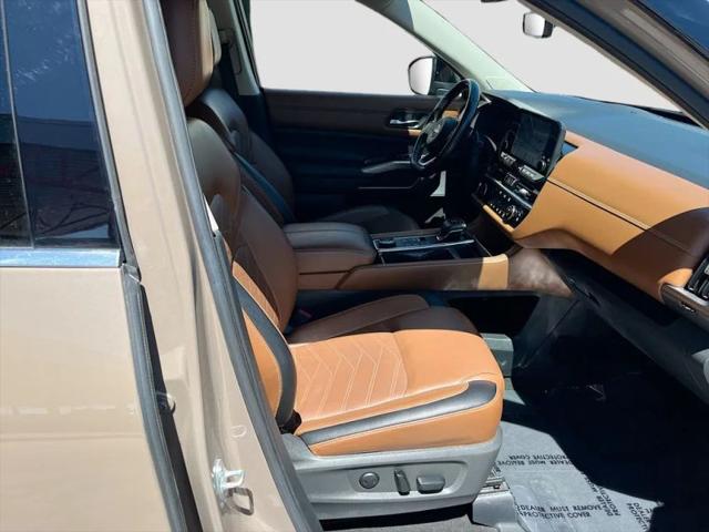 2023 Nissan Pathfinder Platinum 4WD