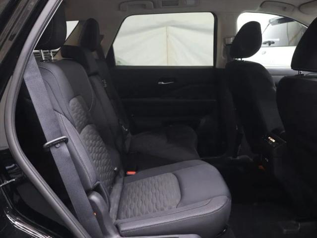 2022 Nissan Pathfinder SV 4WD