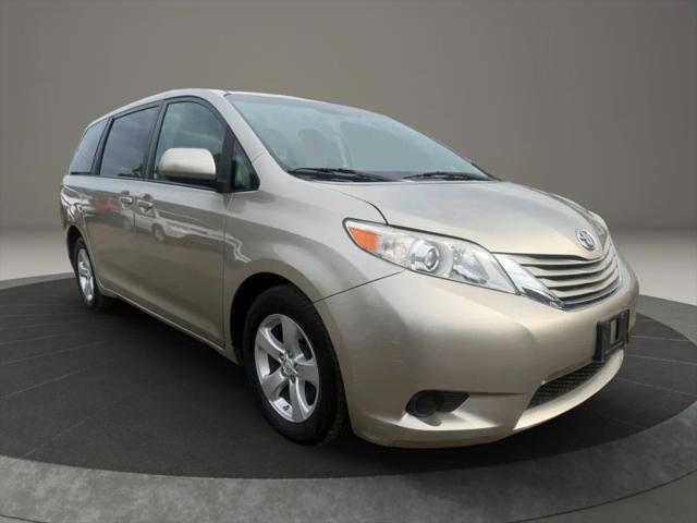 2017 Toyota Sienna LE 8 Passenger
