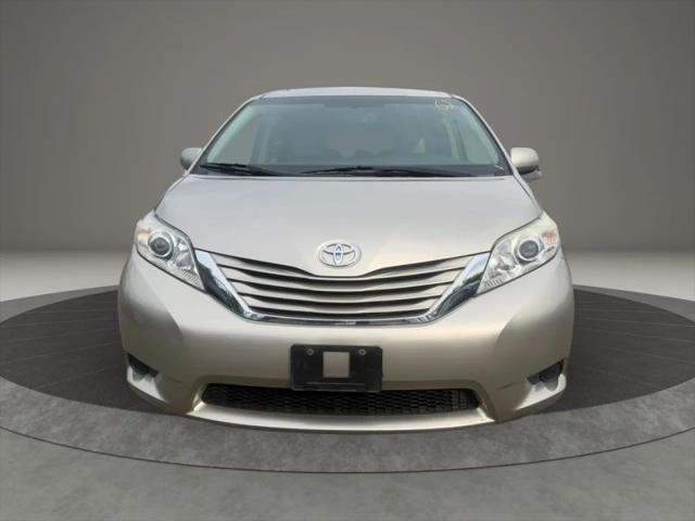 2017 Toyota Sienna LE 8 Passenger