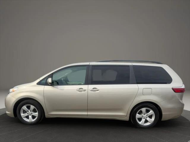 2017 Toyota Sienna LE 8 Passenger