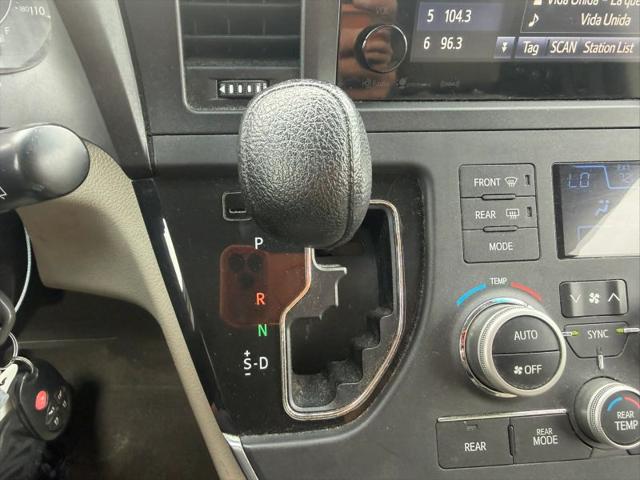 2017 Toyota Sienna LE 8 Passenger