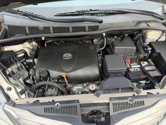 2017 Toyota Sienna LE 8 Passenger