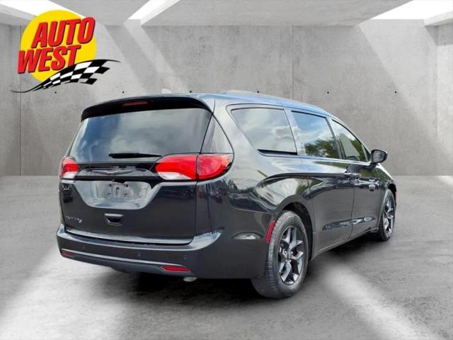 2020 Chrysler Pacifica Touring L Plus