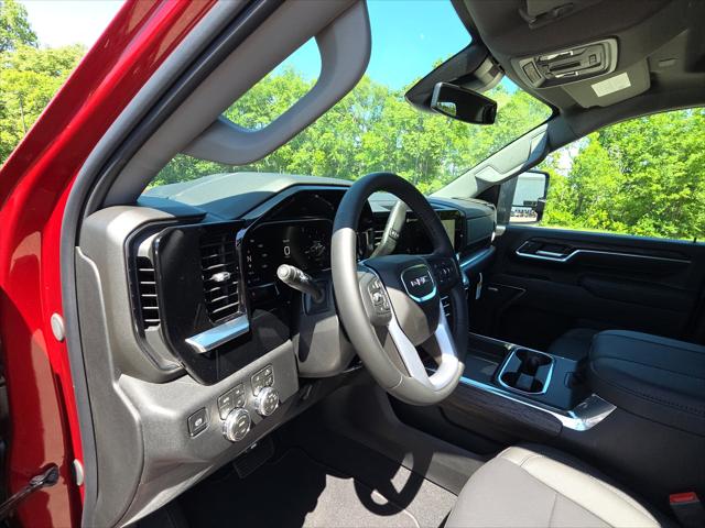 2026 GMC Sierra 2500HD Crew Cab, Standard Bed, SLT, 4WD