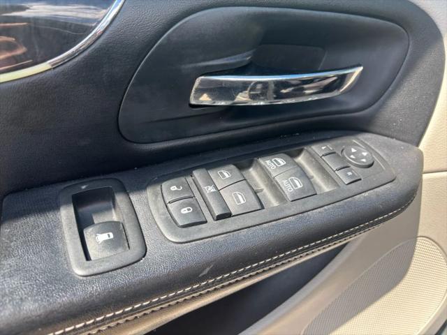 2011 Chrysler Town & Country Touring
