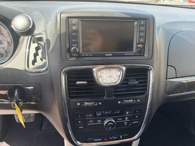 2011 Chrysler Town & Country Touring