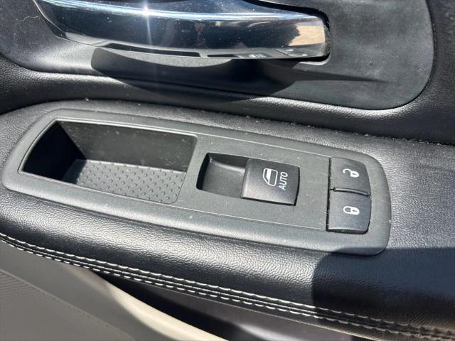 2011 Chrysler Town & Country Touring