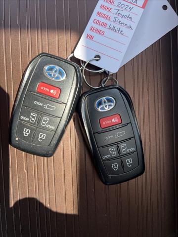 2024 Toyota Sienna XLE