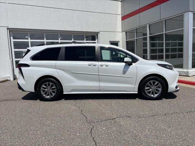 2024 Toyota Sienna XLE