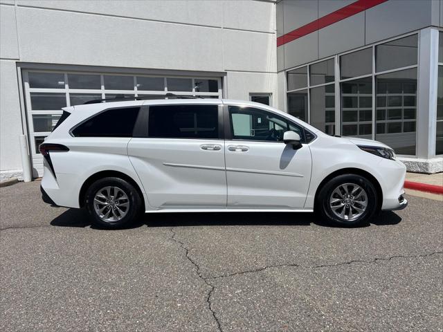 2024 Toyota Sienna XLE