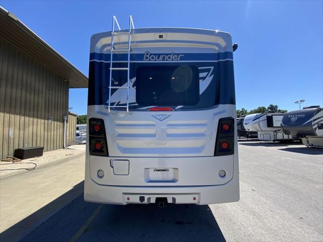 2026 Ford F-53 33C