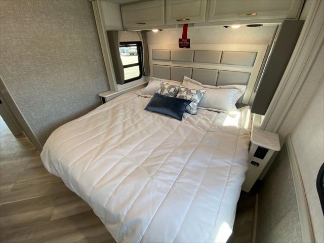 2026 Ford F-53 33C