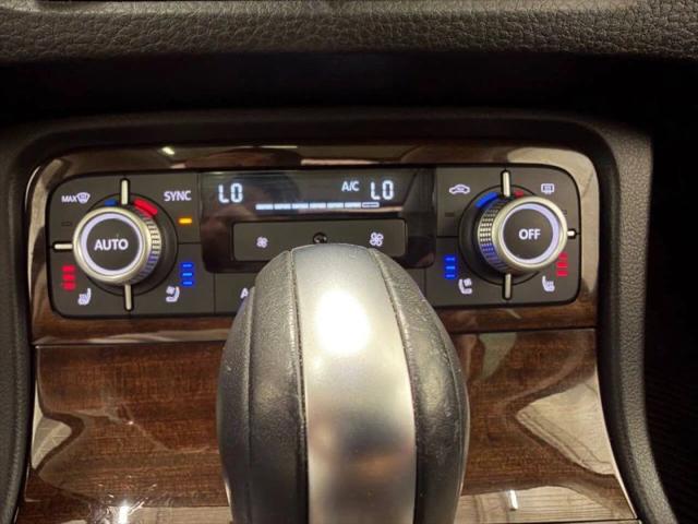 2016 Volkswagen Touareg VR6 Lux