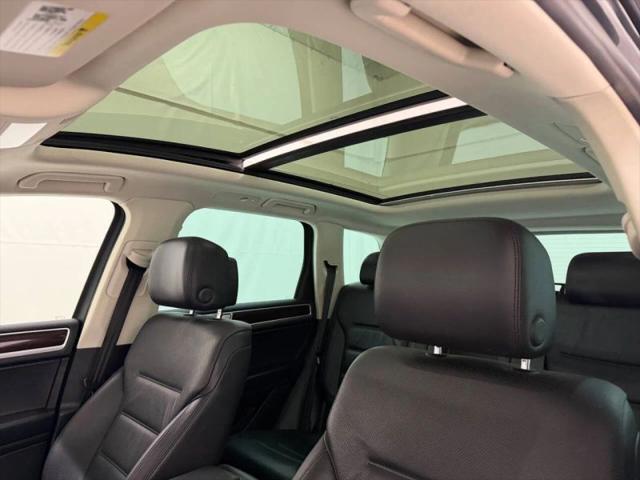 2016 Volkswagen Touareg VR6 Lux