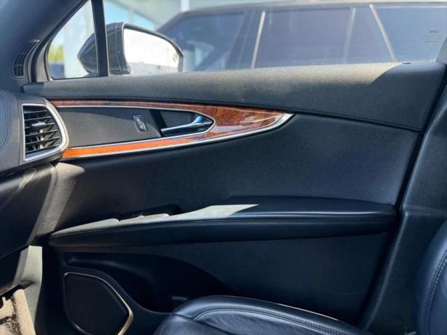 2019 Lincoln Nautilus Select