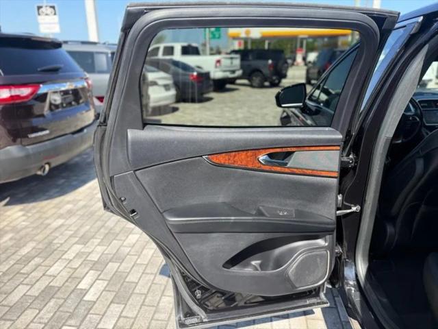2019 Lincoln Nautilus Select
