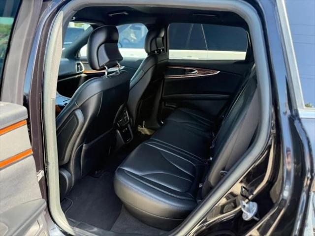 2019 Lincoln Nautilus Select