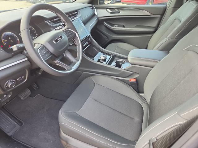 2026 Jeep Grand Cherokee Altitude 4x2