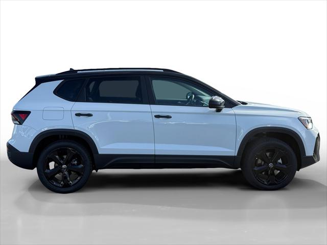 2026 Volkswagen Taos SE Black