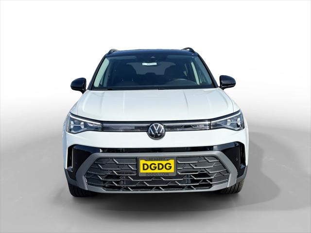 2026 Volkswagen Taos SE Black