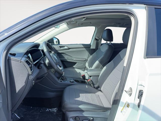 2026 Volkswagen Taos SE Black