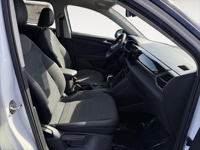 2026 Volkswagen Taos SE Black