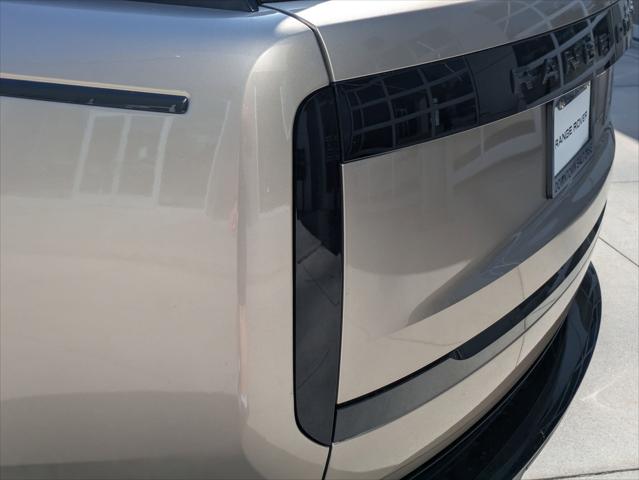 2026 Land Rover Range Rover P400 SE 7 Seat