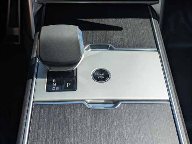 2026 Land Rover Range Rover P400 SE 7 Seat