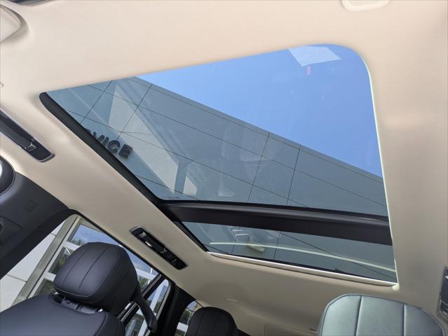 2026 Land Rover Range Rover P400 SE 7 Seat