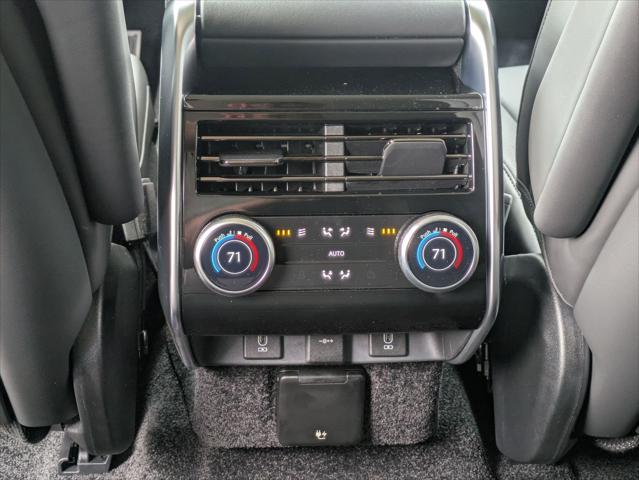 2026 Land Rover Range Rover P400 SE 7 Seat