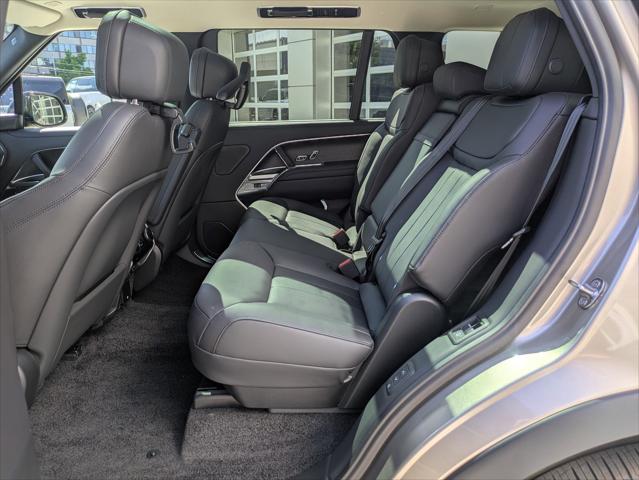 2026 Land Rover Range Rover P400 SE 7 Seat