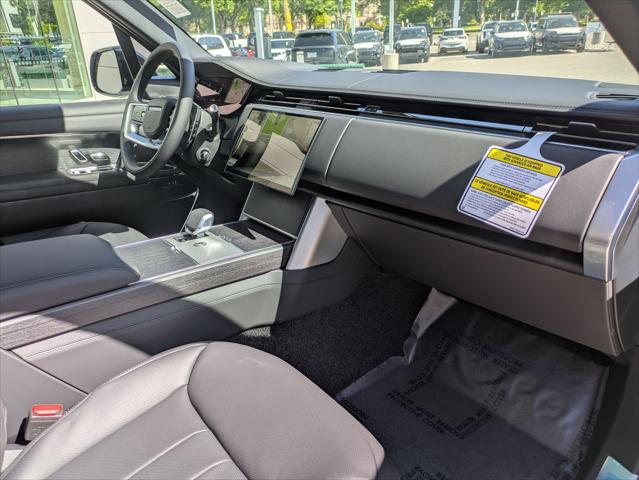 2026 Land Rover Range Rover P400 SE 7 Seat