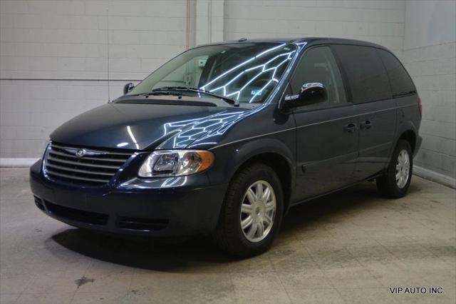 2006 Chrysler Town & Country 4dr