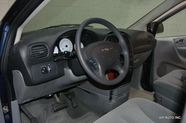 2006 Chrysler Town & Country 4dr