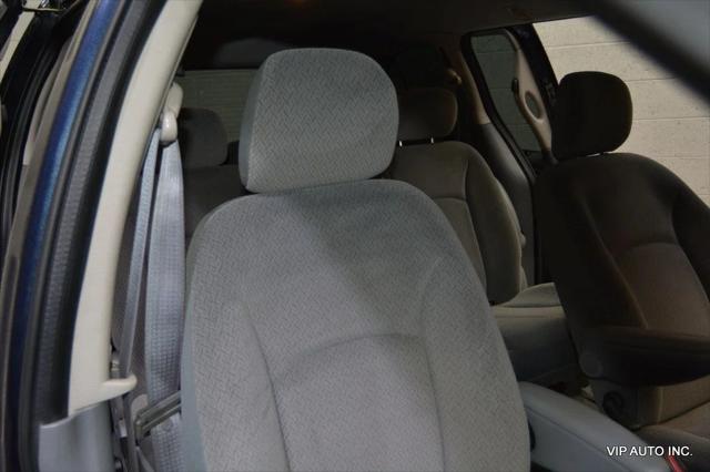 2006 Chrysler Town & Country 4dr