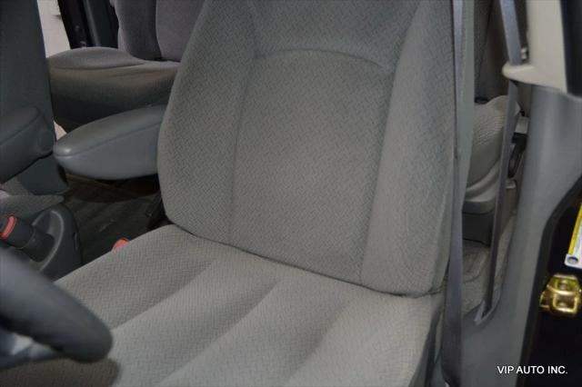2006 Chrysler Town & Country 4dr