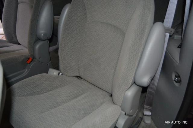 2006 Chrysler Town & Country 4dr